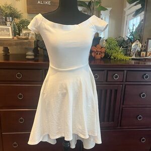 Windsor White High Low Off-Shoulder Dress Sz Small